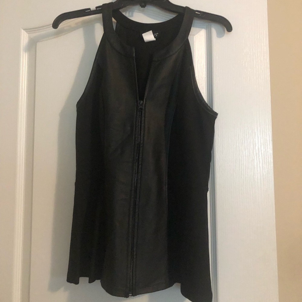 Beautiful Sexy Black Top!!